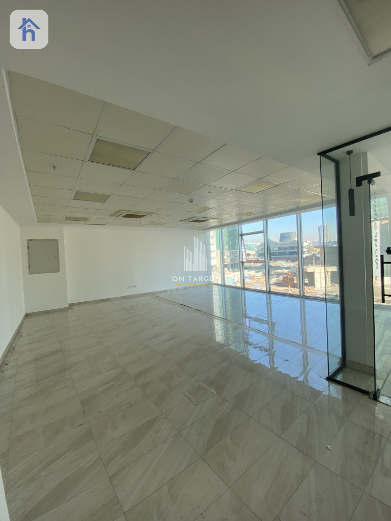 Office (148m²)