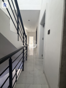 Spacious House with 4 Bedrooms image 9
