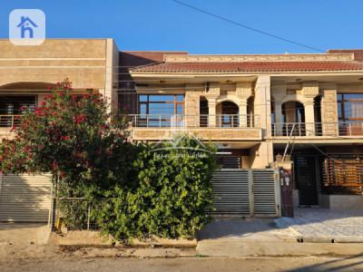 Modern 4 Bedroom House image 2