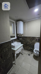 Modern Apartment Image 7