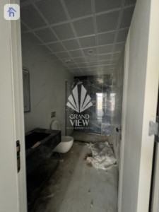 شقة واسعة بتصميم عصري صورة 10