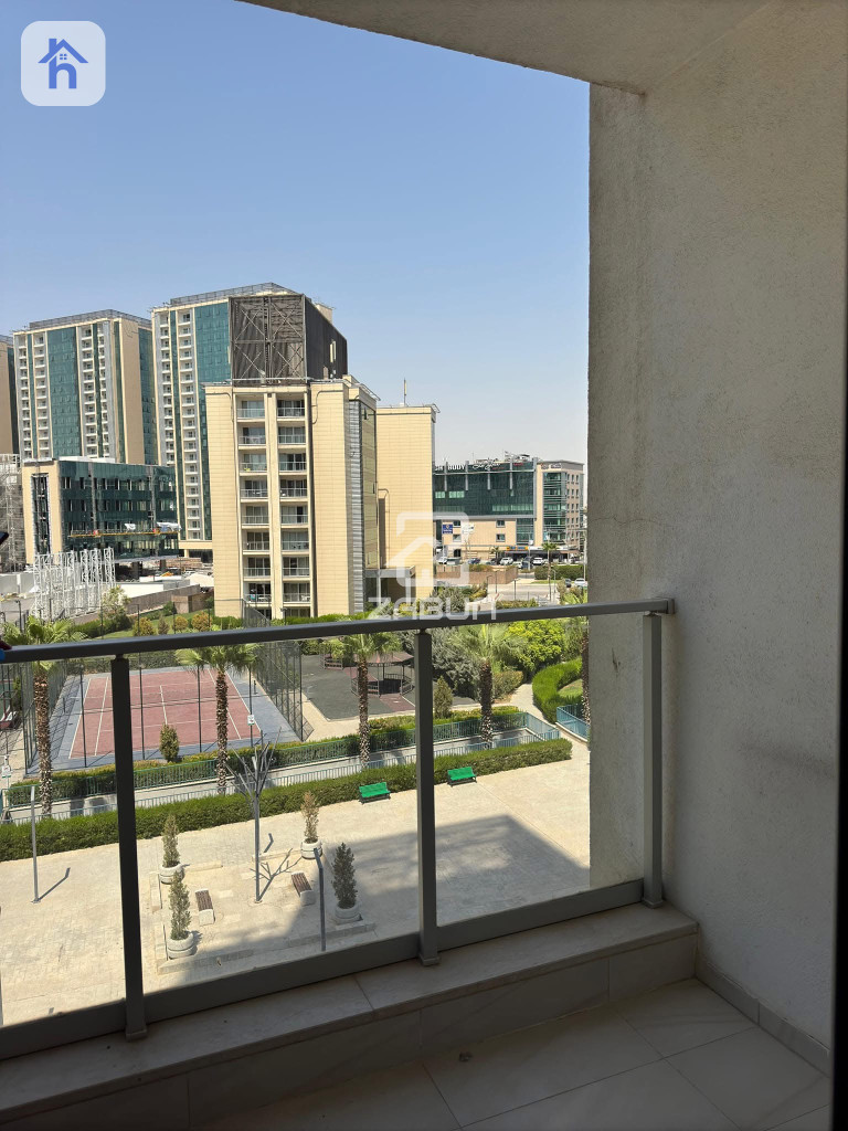 Spacious Apartment in Empire Wings