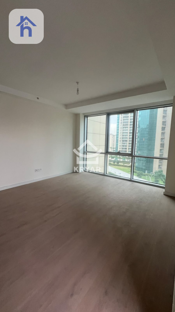 Modern Apartment in Prime Location — 1