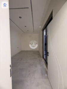 Spacious House with 4 Bedrooms image 6