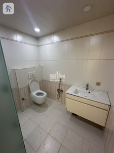 Spacious House with 4 Bedrooms Resim 8