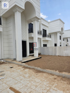 Spacious House with 4 Bedrooms image 2