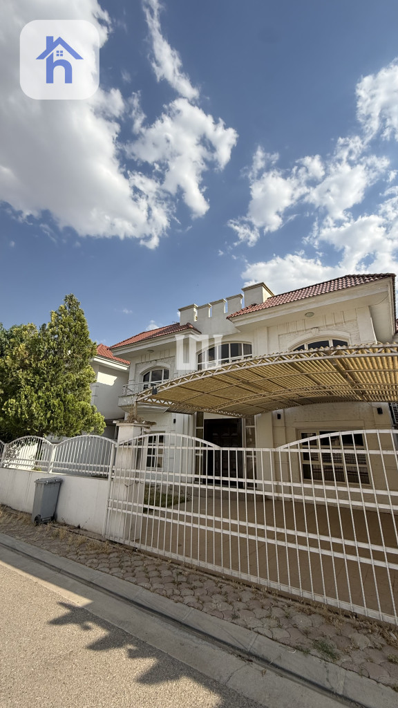 Modern Villa with 4 Bedrooms