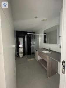 Spacious 2 Bedroom Apartment Image 7