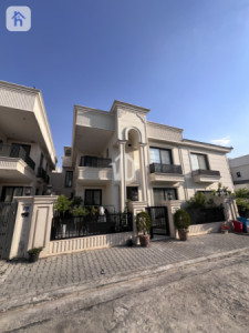 Luxury House — 1