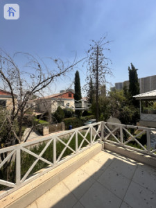 Spacious Villa in English Village image 3