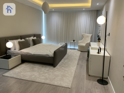 Luxurious 4 Bedroom Apartment with Modern Design Image 7