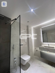 Modern Apartment in Prime Location Resim 9