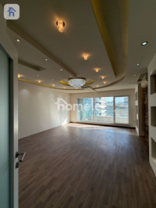 Spacious Apartment in Garden City image 2