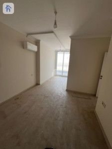 Modern 2-Bed Apartment image 2