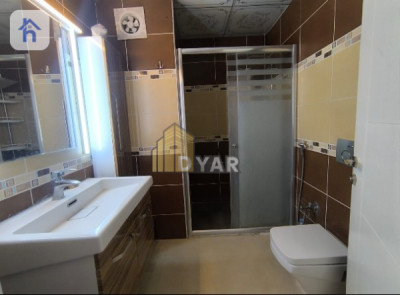 Contemporary High-rise with Three Bedrooms Image 8