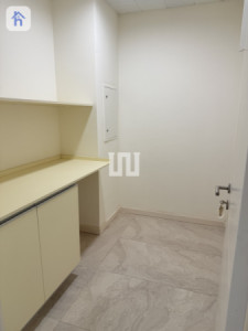 Spacious Apartment in Empire Square image 12