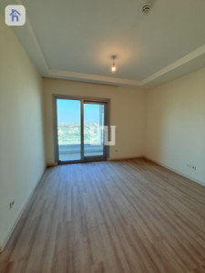 Spacious Apartment in Empire Square image 10