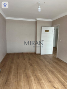 Modern 1 Bedroom Apartment in Prime Location image 1