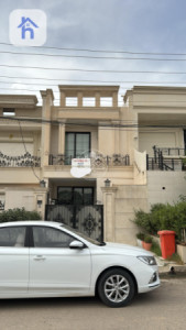 House Opposite Garden image 1
