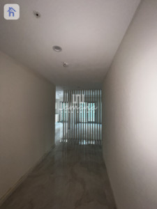 Modern 2-Bedroom Apartment in Empire Square image 2