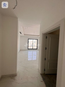 Spacious House with Modern Design Image 18