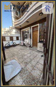 Modern house with multiple rooms Resim 4