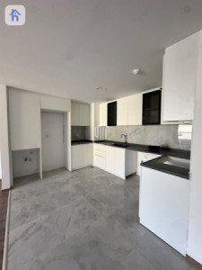 Modern Apartment with Spectacular Features image 6