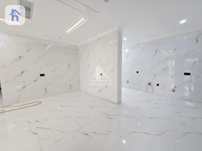 Luxurious 4-Bedroom House Image 5