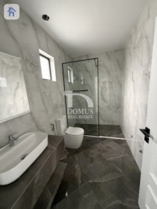 Commercial House Image 13