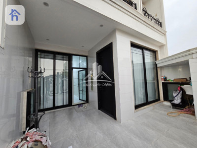 Two-story House with 3 Bedrooms Resim 3