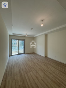 2 Bedroom Apartment in Empire Square Image 6
