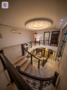 House Opposite Garden image 9