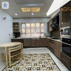 Three Floor House Image 4