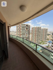 Stylish B4 Apartment with Views image 2