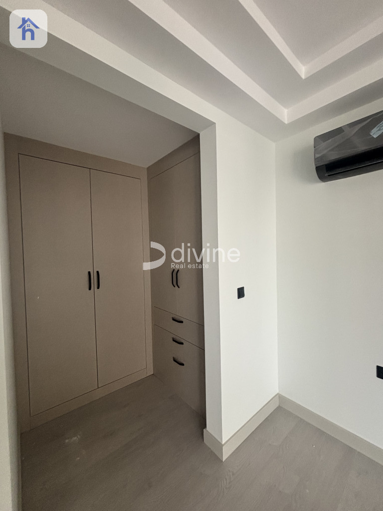 Studio Apartment Image 2