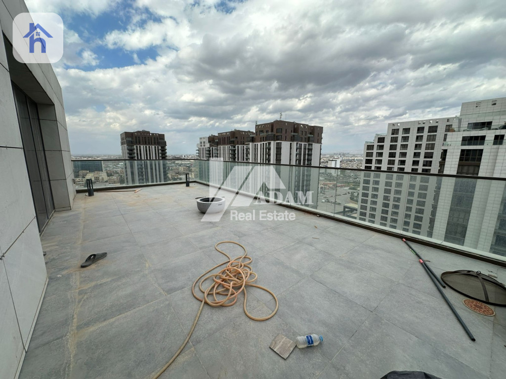 Boulevard Apartment with Terrace Image 2