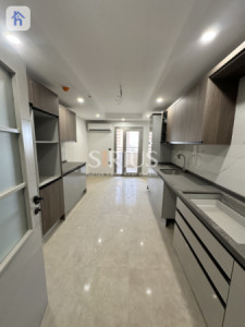 Spacious 3 Bedroom Apartment with 8th Floor View image 2