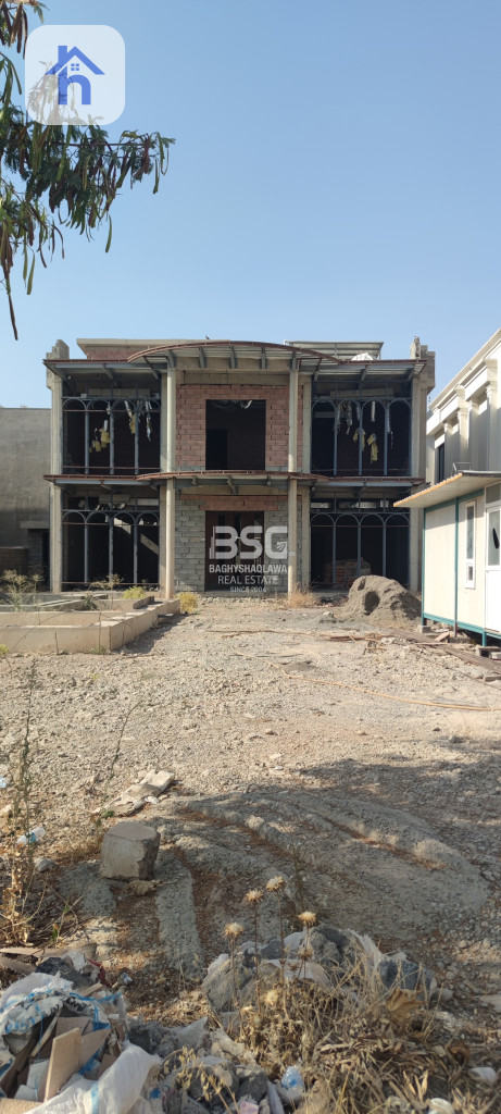 Spacious House with 6 Bedrooms