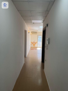 Modern Apartment with Spacious Rooms Image 7