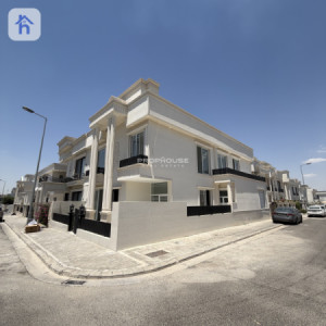 Modern House image 2