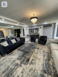 Luxurious Apartment in Roya Tower Image 4
