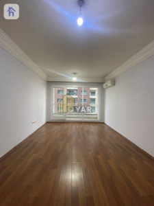Spacious Apartment with 3 Bedrooms Image 5