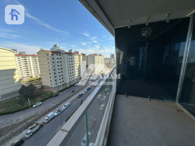 Modern 2-Bedroom Apartment with Stunning Views Image 4