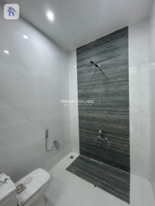 Spacious 5-Bedroom House in Hawlery Nwe image 10