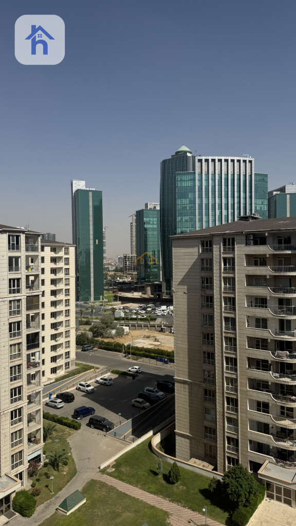 سێ ژووری لە ئیمپایەر رۆیال بۆ کری