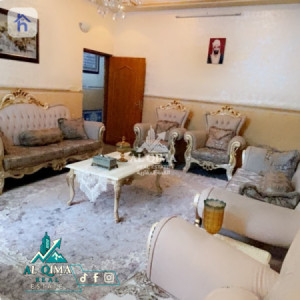 Family Home with Multiple Rooms Resim 6