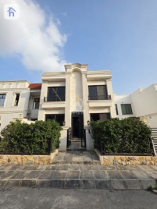 Spacious house with 4 bedrooms image 1