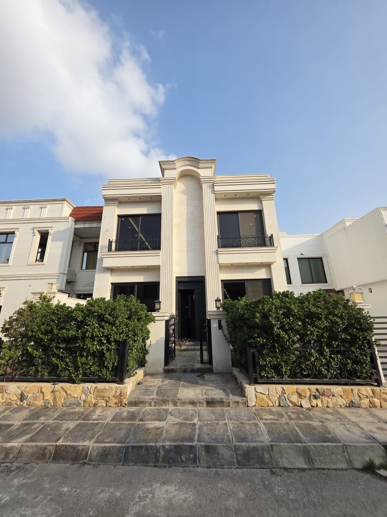 Spacious house with 4 bedrooms