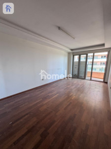 Modern 4-Bedroom Apartment with Beautiful View Image 12