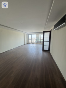 Luxurious 5-Bedroom Apartment in Erbil Image 5